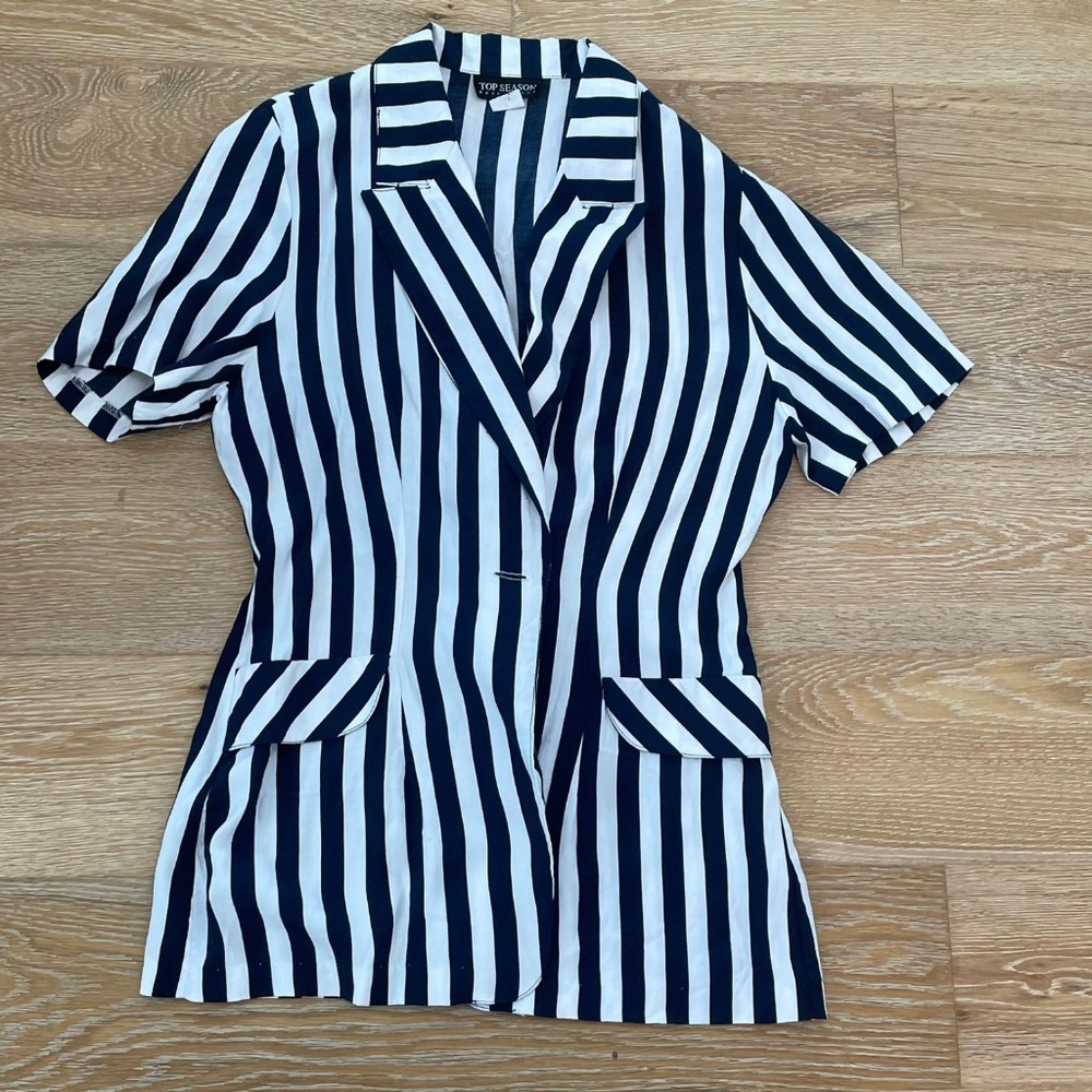 VINTAGE Blue and white striped button up shirt